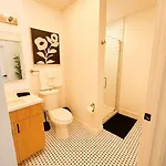 Apartment Stylish 4br Stay-prime Location - State Rep