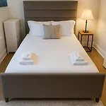 Radiant 2Br Apt Near Shops - Springfield 04-2