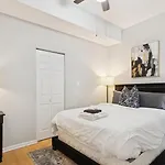 Elegant Escape Minutes From Downtown & Uic