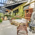 Steps To Uic Campus Condo With Community Perks!