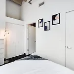 West Loop - City Views With In & Out Parking 6