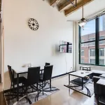 West Loop - City Views With In & Out Parking 3