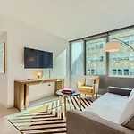 Hotel Sentral Michigan Avenue 3*