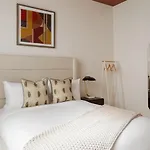 Found Chicago Powered By Sonder Hotel *