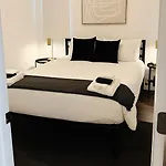 Stylish 4br Stay-prime Location - State Rep Chicago