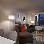 Hilton Grand Vacations Club Magnificent Mile Hotel 3*