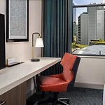 Hilton Garden Inn- Loop Hotel 3*