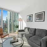 Level - River North 4*