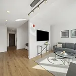 Hotel Level - River North
