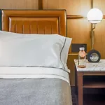 Hotel Canopy By Hilton Loop 4*