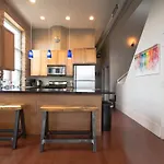 Amazing Wicker Park Penthouse With Skyline Views