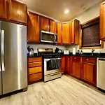 1 Free Parking Sleeps 10