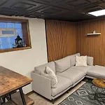 Stylish Garden-Level 2Br: Quiet Neighborhood