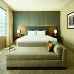 Hyatt Centric Magnificent Mile 4*