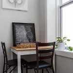 Prime Location! - 1 Min Walk To Wrigley Field - 2Br Apts Perfect For Cubs Fans!