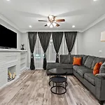 Little India Gem - Bollywood Retreat Near Markets