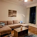 Sunny Pilsen 2 Bed 1 Bath Apt With Private Office