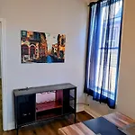 Sunny Pilsen 2 Bed 1 Bath Apt With Private Office