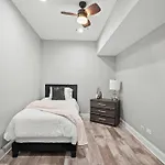 Little India Gem - Bollywood Retreat Near Markets