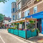 Cute And Spacious Wrigleyville Apt - Private Deck