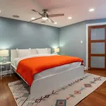 3-Story Townhome Free Parking Private Patio Washer-Dryer