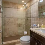Holiday home 3-story Townhome Free Parking Private Patio Washer-dryer Chicago