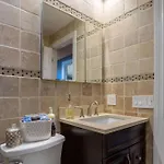Holiday home 3-story Townhome Free Parking Private Patio Washer-dryer Chicago
