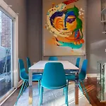 3-story Townhome Free Parking Private Patio Washer-dryer Holiday home Chicago