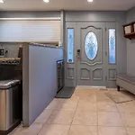 3-story Townhome Free Parking Private Patio Washer-dryer Holiday home Chicago