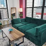 South Loop 2Br Corner Unit With Natural Light, Optional Parking And Guest Access Near Downtown Chicago And Mccormick Place