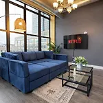 Mccormick Place Stylish Corner Suite With Optional Parking And Gym Access Sleep 6 In South Loop Chicago