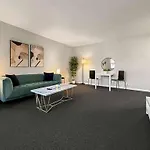 Apartment Cozy 1br Near Dining & Shops - Kimball C2 Chicago