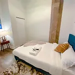 Spacious 2Br Vacation Rental With City View, Optional Parking And Gym Near Mccormick Place & Downtown Chicago Attractions