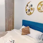 Spacious 2Br Vacation Rental With City View, Optional Parking And Gym Near Mccormick Place & Downtown Chicago Attractions