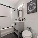 Spacious 4br Retreat - Chase E1 Apartment