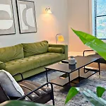 Relaxing Lakeview Escape 2Br Apartment - Roscoe 35-2N