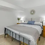 2 Mi To Logan Square Pet-Friendly Urban Oasis!