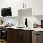Spacious 4br Retreat - Chase E1 Chicago