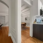Spacious 4br Retreat - Chase E1 Apartment Chicago
