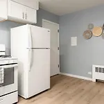 Cozy 1br Near Dining & Shops - Kimball C2 *