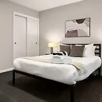 Cozy 1br Near Dining & Shops - Kimball C2 Apartment