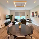 Sleek Style 3br Haven - Free Parking - Ashland 2n Apartment *