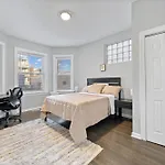 Cozy Woodlawn Retreat 1