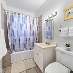 Cozy Woodlawn Retreat 2