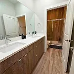 Sleek Style 3br Haven - Free Parking - Ashland 2n Chicago