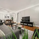 Spacious 4br Retreat - Chase E1 Chicago