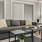 Apartment Spacious 4br Retreat - Chase E1