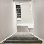 Spacious 4br Retreat - Chase E1 Apartment *