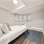 Spacious 4br Retreat - Chase E1 Chicago