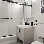 Spacious 4br Retreat - Chase E1 * Chicago